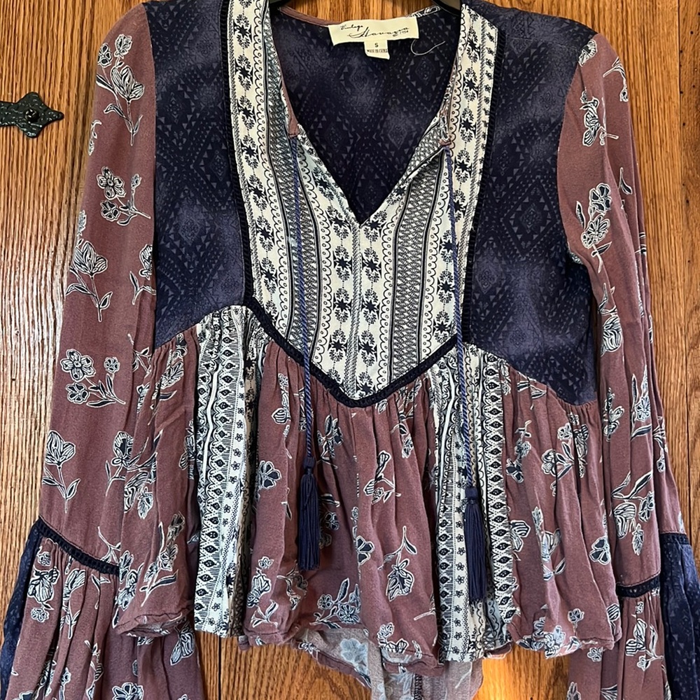 Blue, pink and white small blouse with string tassel